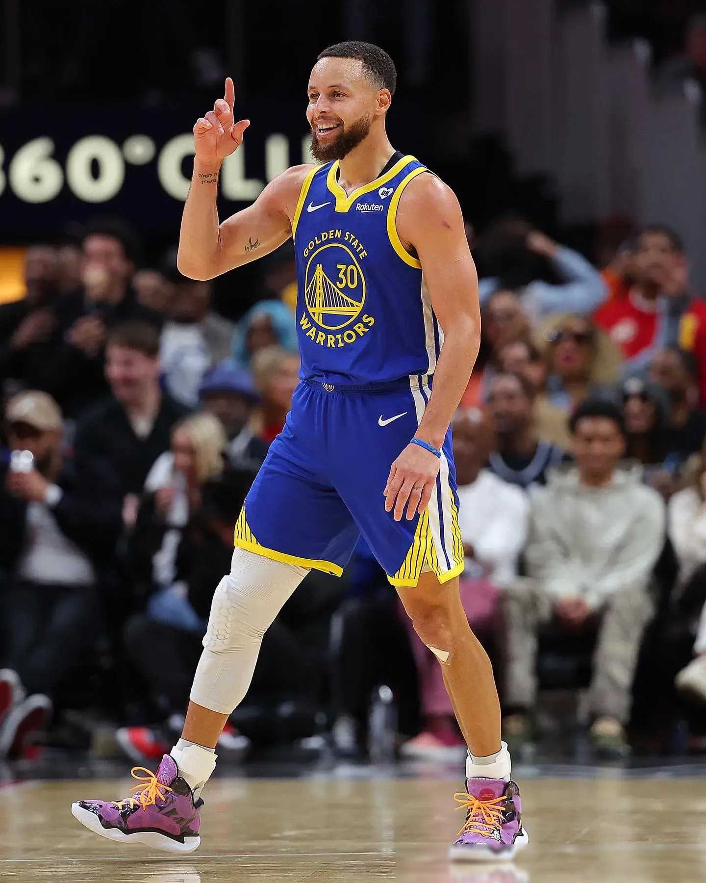 [天下足球]莱万破门 巴塞罗那战胜西班牙人