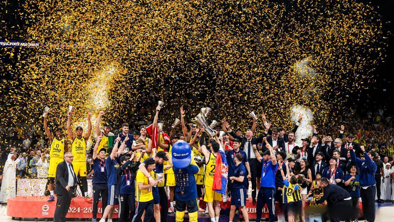 梅西去年被黑没有总冠军！今年就获得以MVP身份带队夺冠！