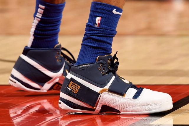 [NBA]马刺主帅：会谨慎对待文班出场时间 他接受球队安排