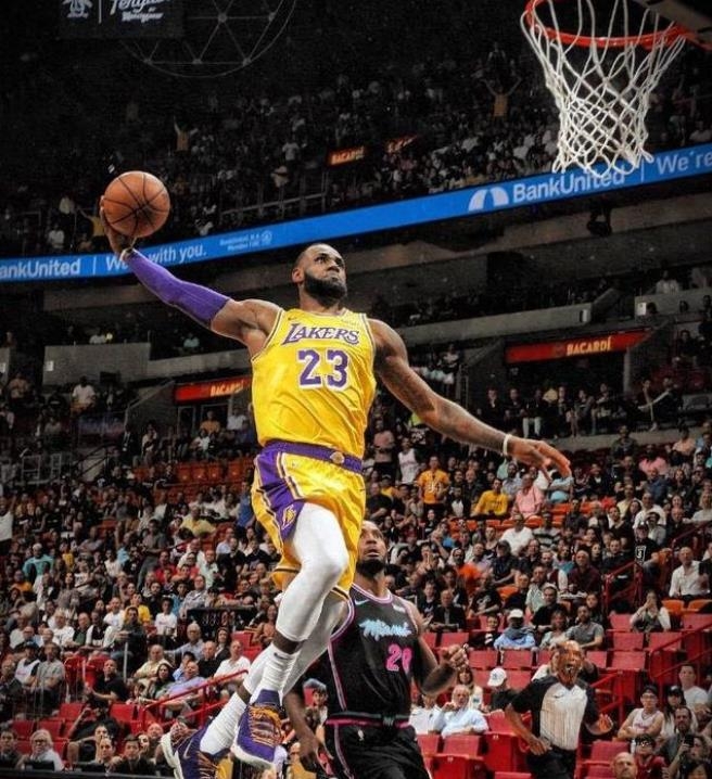 记者：于帕在穆西亚拉等3人续约后改变了自己的续约诉求