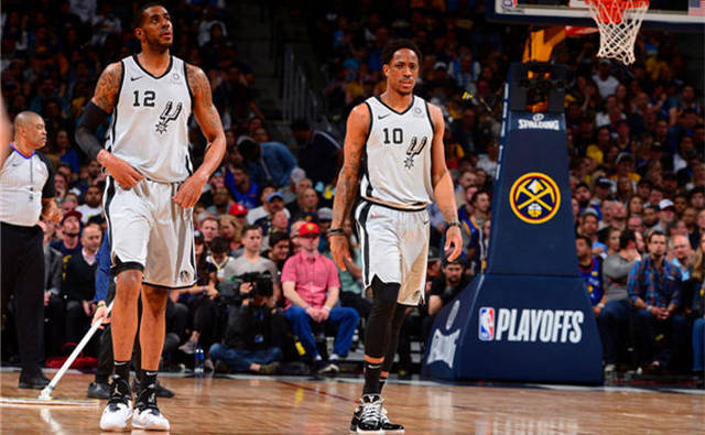 米体：邓弗里斯预计12月中旬回归；姆希塔良、达米安接近复出