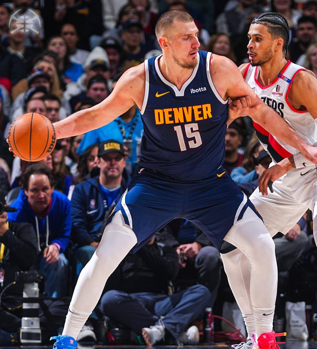 泰德·威廉姆斯在其职业生涯最后一打席击出全垒打，随后拒绝谢幕直接跑进休息区