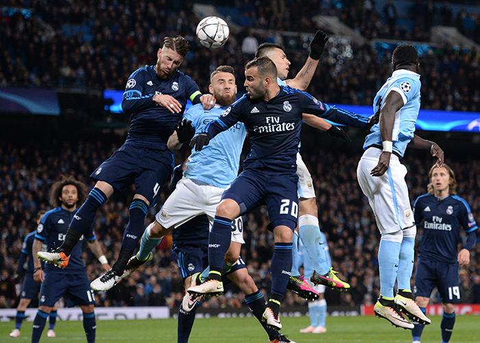 詹俊：回想一下，自己见过最不可思议的头球还是09年欧冠决赛的